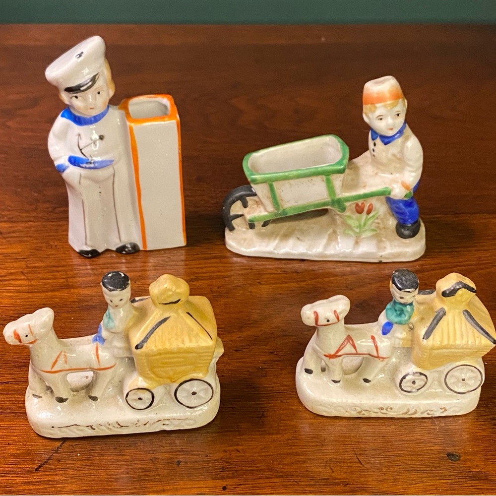 Vintage Occupied Japan figures x 4‎